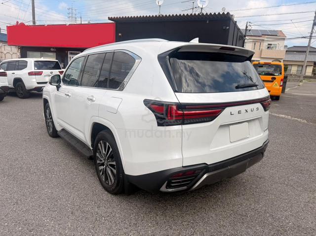 2023 Lexus LX600 Luxury - 4