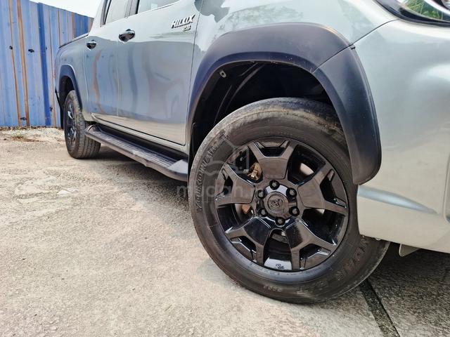 2020 Toyota HILUX 2.8 BLACK EDITION loan kedai - 4