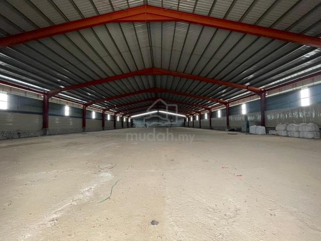 Extra-large indoor warehouse 1