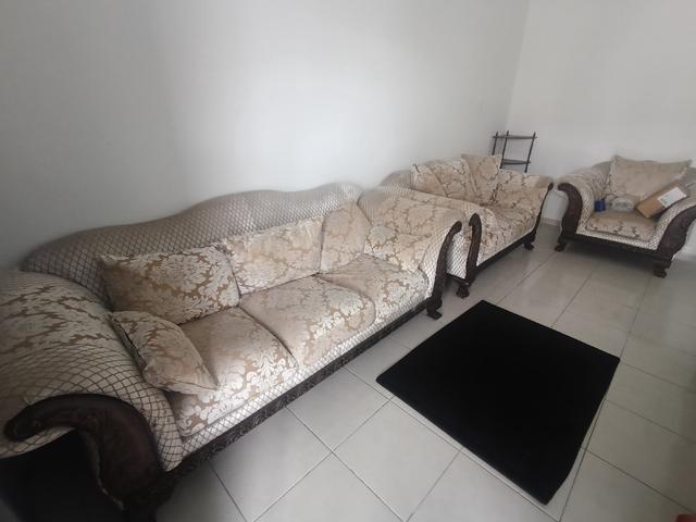 Sofa - photo 2 of 6