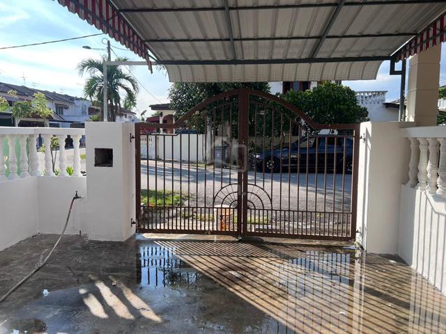 Charming Old House with Spacious Land for Sale 1