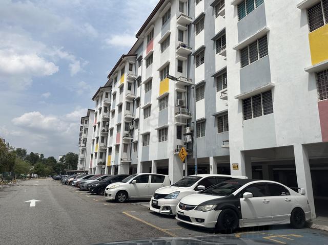 Sentosa Apartment Setia Alam Mid Level Room for Couple 1
