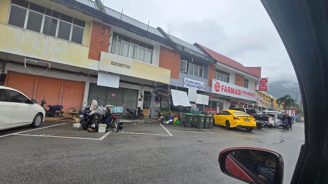Rumah Kedai - Jalan Kelibang - Kuah 1