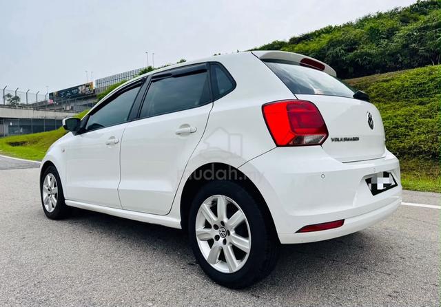 -2016-Volkswagen POLO 1.6 HATCHBACK (A) Loan/Cash - 2