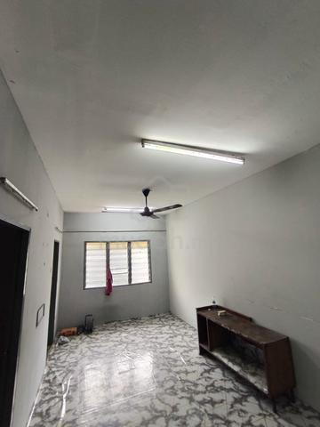 Flat PKNS Seksyen 7 Shah Alam 1