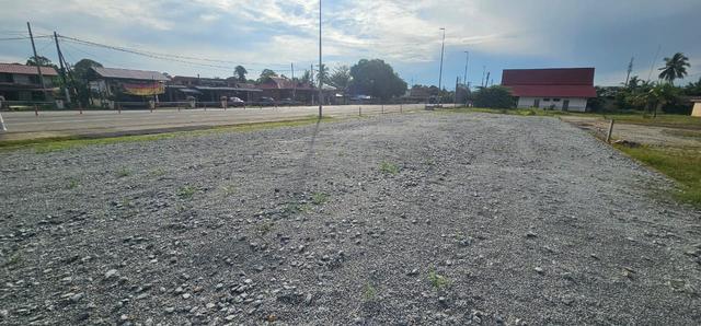 Main Road Land For Rent Umbai Near Telok Mas 8439 sqft Lot 1