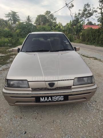 Proton Iswara sedan - 3