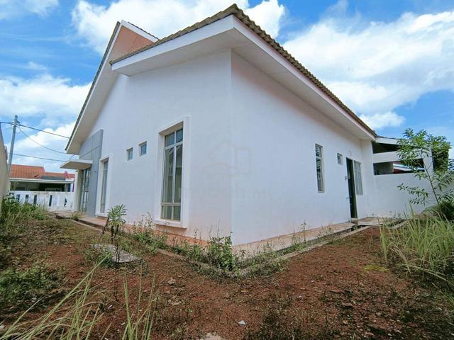 SemiD KOTASAS Presint 5, Evergreen (Like New | Gated & Guarded Area) 3