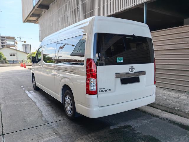 14 Seater Toyota HIACE 2.8 SLWB WINDOW VAN - 3