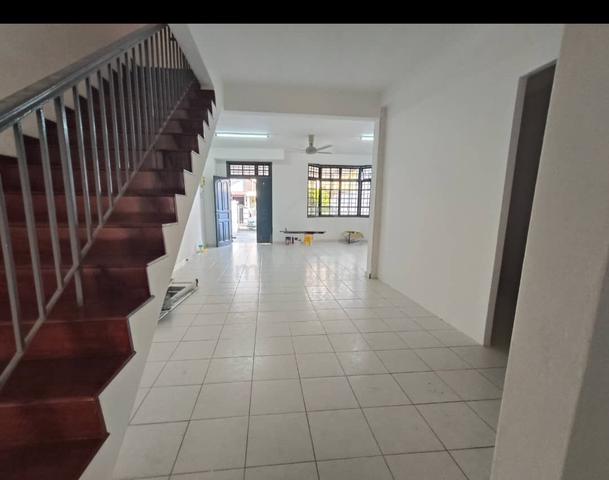 Double storey@Taman Daya 1