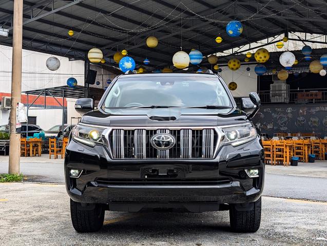7 SEATER DIESEL 2022 TOYOTA LAND CRUiSER PRADO 2.8 - 2