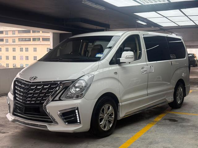 2017 Hyundai GRAND STAREX 2.5 Facelift 15kM Only ! - 3