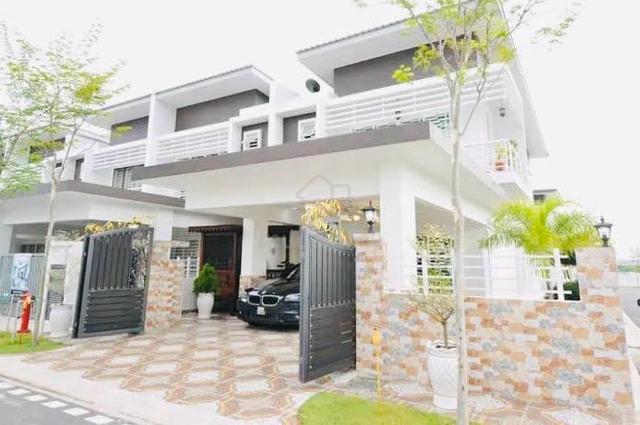 END LOT & GUARDED 🔥 RENOVATED Double Storey Laman Azalea Nilai Impian 1