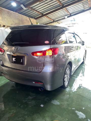 2010 Toyota WISH 1.8 S ZGE20W (A) - 4