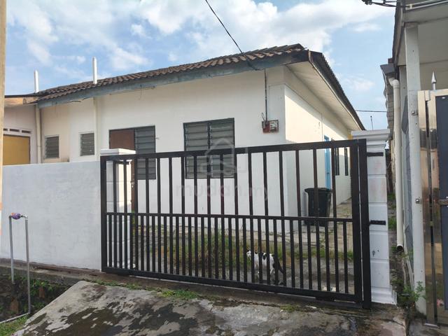 For Rent Taman Pinggiran Senawang Single Storey House Good Condition 1