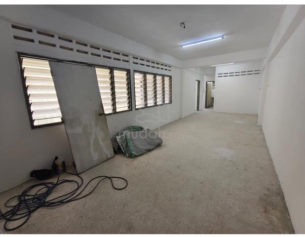 For Rent Shop lot  2nd and the 3rd floor, Kovil Hilir 4