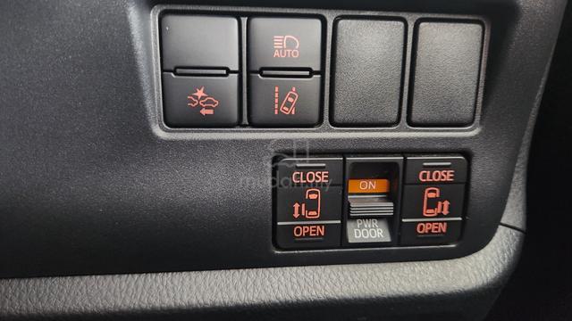 2021 Toyota NOAH 2.0 X (A) - 5