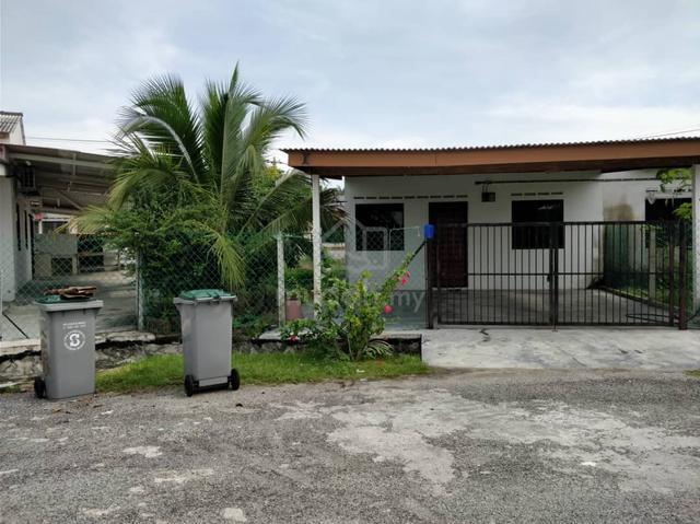 Tanah Merah site C house for rent 1