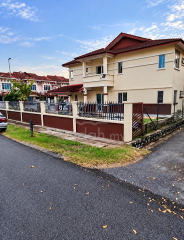 Corner lot Terrace 2 storey Taman Putra Impiana for rent 1