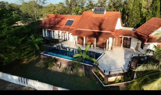 Sea view villa with swimming pool cherating di atas tanah 4 ekar 1