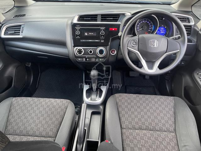 2014 Honda JAZZ 1.5 (A) RS BODYKIT P/START F/LOAN - 4