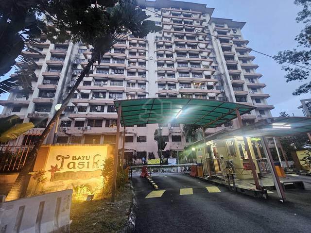 Fully Furnished Kuala Lumpur Bandar Tasik Selatan Room For Rent 1