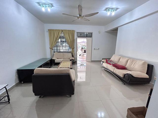 2.5 Storey Terrace House Setia Indah JB Have Air-Cond & Auto Gate 1