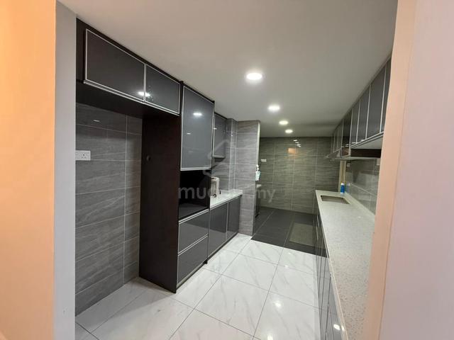 Venice Hill 1