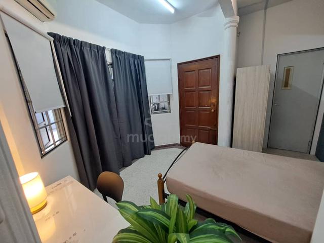 Single Male Room @ Damansara Utama SS 21 House walk to Starling, LRT 3 1