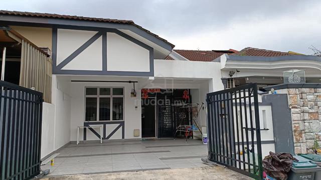 Bukit Indah 1 . Partial furnish 1Storey with Autogate Tabletop 1