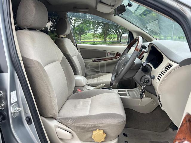 2012 Toyota INNOVA 2.0 G (A) FACELIFT - 5