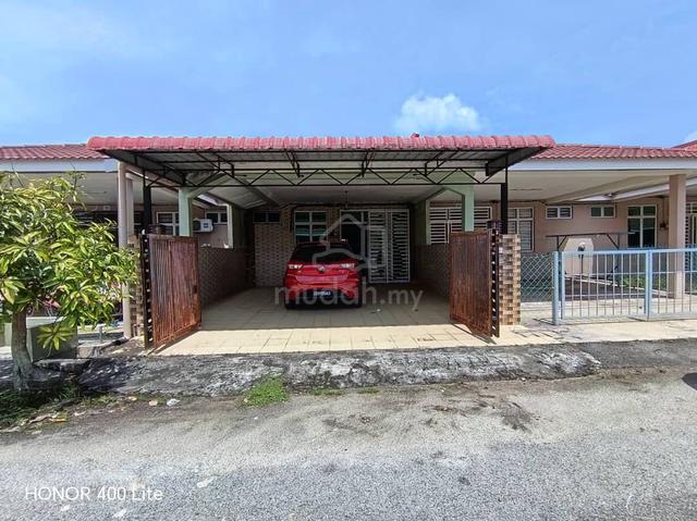 Rumah Teres Setingkat Gambang Damai | Extended Kitchen 1