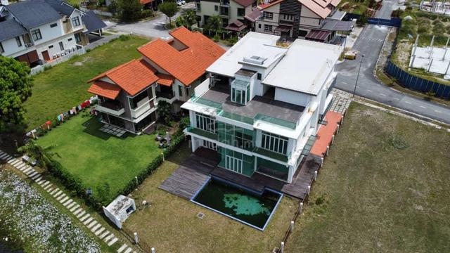 Fully Renovated 10000sf Glenmarie Cove 3 Storey Bungalow Klang 1