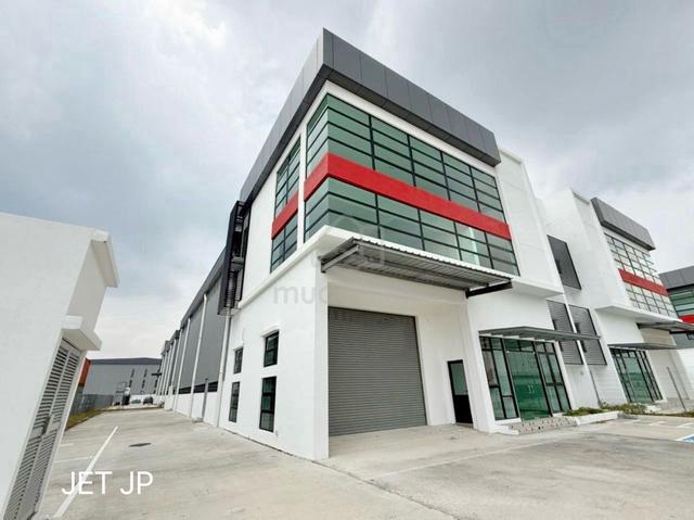Compass Banting Kuala Langat 3 Storey Cluster Semi D Factory For Rent 1