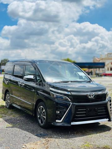 Toyota VOXY 2.0 ZS KIRAMEKI II (A) UNREGISTER 2020 - 3