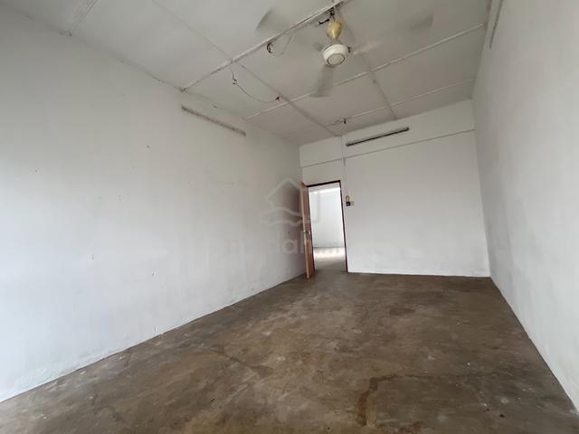 Bandar Tasik Kesuma Beranang 1st Floor Shop for Rent-20x70, Basic 1