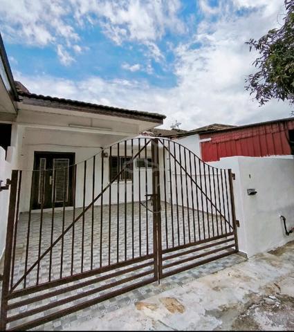 KAMPAR (PRICE NEGOTIABLE) Terrace House 1