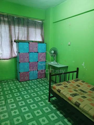 Bilik Untuk Disewa 1