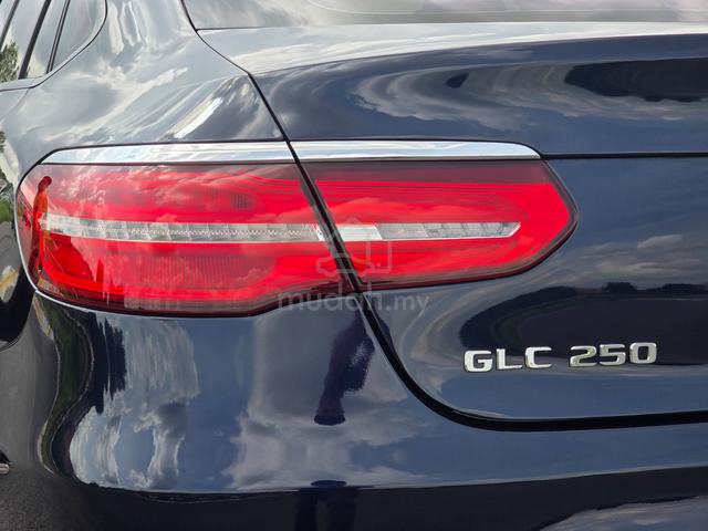 2017 Mercedes Benz GLC250 4MATIC COUPE AMG LINE - 4