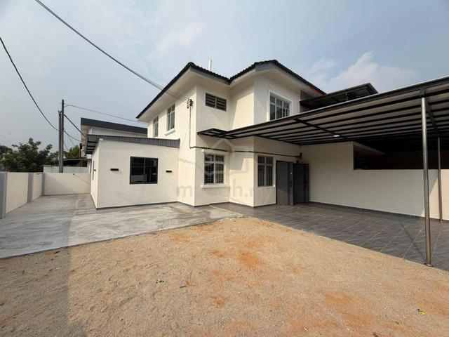 Taman Nusantara Gelang Patah Corner House 1
