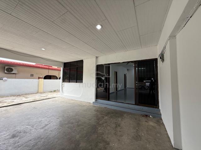 Open Facing Taman Gurun Jaya Single Storey Semi D House For Rent 1