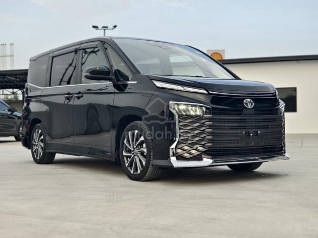 FULL SPEC 2023 Toyota VOXY S-Z 27k KM P/BOOT - 1