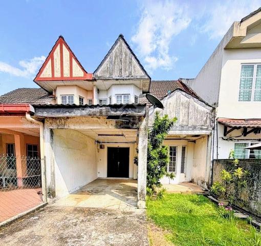 TERMURAH 1,700 SQFT 🔥 Teres 2 Tingkat Seksyen 8 Shah Alam 6 7 9 1