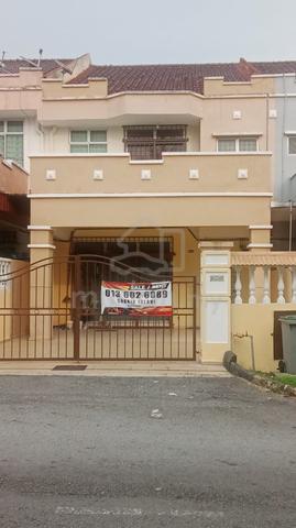 A double storey intermediate terraced house phase 9 Tmn Seremban Jaya 1