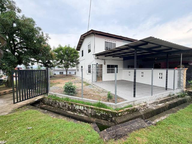 Labis Taman Sejati - 2 Storey CORNER w Siap Reno 1