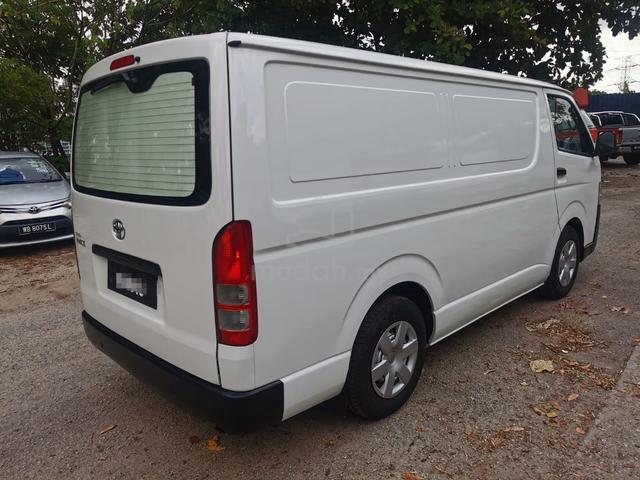2015 Toyota HIACE 2.5 PANEL VAN 3°C ONE OWNER - 3