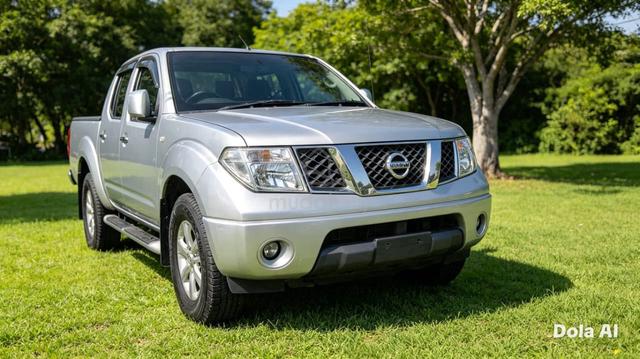 NISSAN NAVARA 2.5 AT CALIBRE 4X2 LIKENEW CONDITion - 1