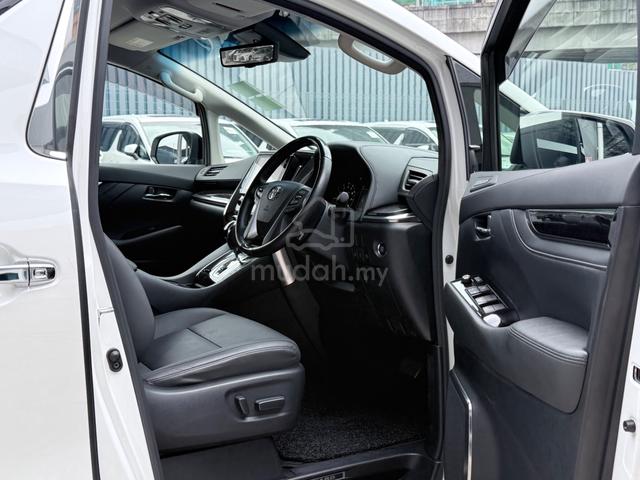 2021 Toyota Alphard Sc 2.5L - 3
