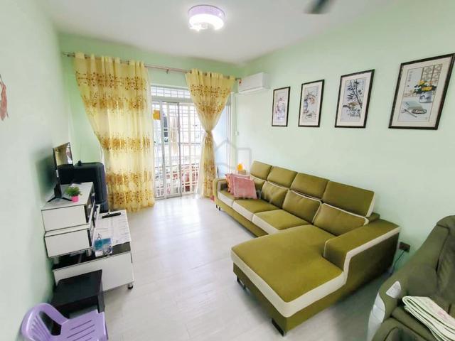 Sri Akasia 1