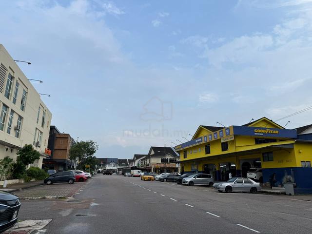 Taman Molek shop for Rent 1